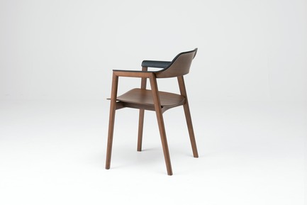 Dossier de presse | 2998-01 - Communiqué de presse | Conde House to Showcase Breadth of New Products and Design Options at Design San Francisco 2018 - Conde House - Design d’intérieur résidentiel - TEN&nbsp;Armchair Wood Back (wood seat) - Crédit photo : Conde House