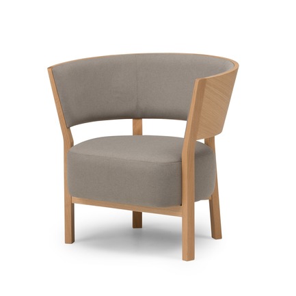 Dossier de presse | 2998-01 - Communiqué de presse | Conde House to Showcase Breadth of New Products and Design Options at Design San Francisco 2018 - Conde House - Design d’intérieur résidentiel - TOSAI&nbsp;Lounge Chair (upholstered back) - Crédit photo : Conde House