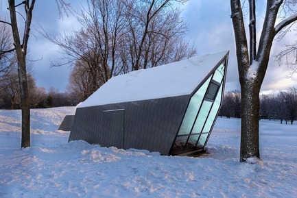 Dossier de presse | 673-19 - Communiqué de presse | Dévoilement des lauréats de la 11e édition des GRANDS PRIX DU DESIGN - Agence PID - Concours - MENTION HORS CATÉGORIE<br>Kiosques aux bords du Lac aux Castors<br>Atelier Urban Face avec la collaboration de Pierre Morency Architecte<br> - Crédit photo :  FANY DUCHARME 