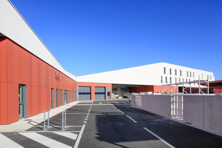 Dossier de presse | 921-12 - Communiqué de presse | Centre Technique Municipal de Blagnac - NBJ architectes - Architecture industrielle - Centre technique Municipal de Blagnac - Crédit photo :  photoarchitecture.com/PaulKozlowski 