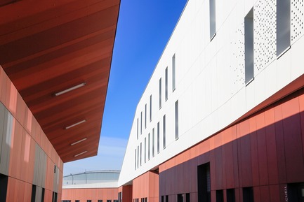 Dossier de presse | 921-12 - Communiqué de presse | Centre Technique Municipal de Blagnac - NBJ architectes - Architecture industrielle - Centre technique Municipal de Blagnac - Crédit photo :  photoarchitecture.com/PaulKozlowski 