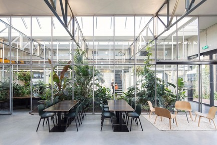 Dossier de presse | 3160-02 - Communiqué de presse | Frame Awards 2018 Winners Announced In Amsterdam - Frame - Design d’intérieur commercial - Space Encounters - Jury Prize for                                                 Emerging Designer of the Year<br> - Crédit photo : Joolz Headquarters, Amsterdam