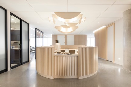 Dossier de presse | 3252-01 - Communiqué de presse | La clinique Go Orthodontistes - Natasha Thorpe Design - Design d’intérieur commercial -  Clinique Go Orthodontistes Brossard  - Crédit photo : Maxime Brouillet