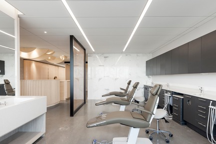 Dossier de presse | 3252-01 - Communiqué de presse | La clinique Go Orthodontistes - Natasha Thorpe Design - Design d’intérieur commercial - Clinique Go Orthodontistes Brossard - Crédit photo : Maxime Brouillet
