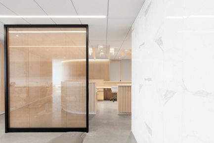 Dossier de presse | 3252-01 - Communiqué de presse | La clinique Go Orthodontistes - Natasha Thorpe Design - Design d’intérieur commercial - Clinique Go Orthodontistes Brossard - Crédit photo : Maxime Brouillet