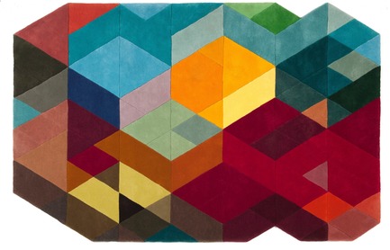 Dossier de presse | 2253-04 - Communiqué de presse | Associative Design Debuts‘The Best of Portugal’ at the Architectural Digest Design Show - Associative Design - Évènement + Exposition - Associative Design_The Best of Portugal Guanajauto Rug from Tailor Collection by MBN Group - Crédit photo : MBN Group