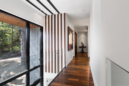Dossier de presse | 1678-03 - Communiqué de presse | Résidence de la Canardière - Atelier BOOM-TOWN - Architecture résidentielle - Corridor - Crédit photo : Steve Montpetit