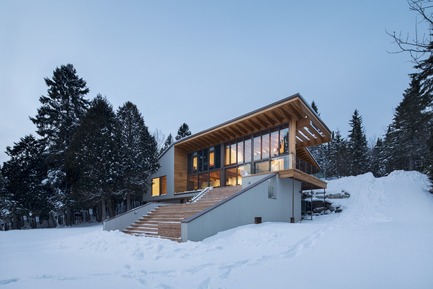 Dossier de presse | 1527-07 - Communiqué de presse | Résidence L'Accostée - Bourgeois / Lechasseur architectes - Architecture résidentielle - Crédit photo : Adrien Williams