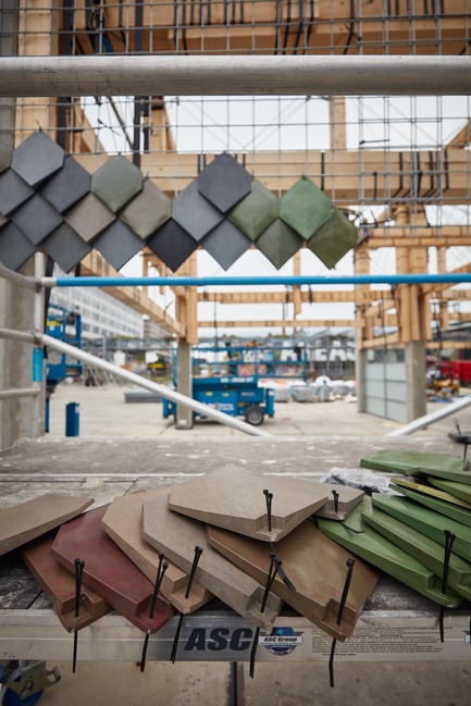 Dossier de presse | 3293-01 - Communiqué de presse | People's Pavilion - 100% Borrowed - bureau SLA & OvertredersW - Design urbain - plastic tiles&nbsp; - Crédit photo : Jeroen van der Wielen