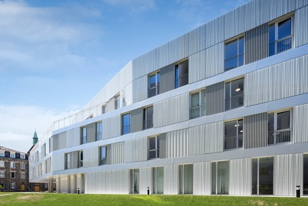 Dossier de presse | 2276-07 - Communiqué de presse | ArchiDesignclub Awards 2018 : découvrez les projets lauréats ! - ArchiDesignclub by Muuuz - Concours - Prix "Santé" : Centre médico-social et résidence mixte Bon-Secours,   Paris (14e) - Atelier Zündel Cristea - Crédit photo : DR