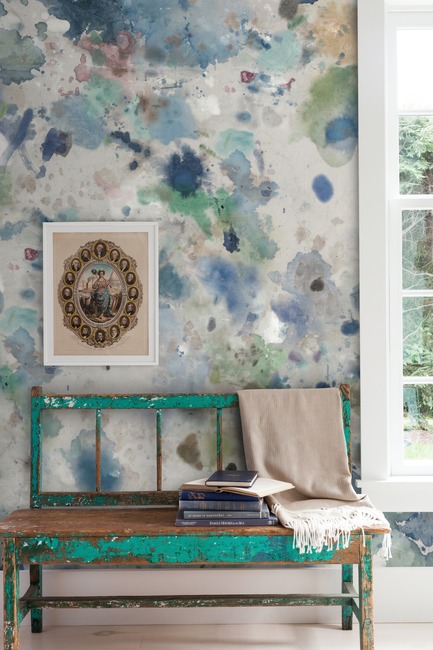 Dossier de presse | 3279-01 - Communiqué de presse | FEATHR and Kiki Slaughter Collaborate on New Wallpaper Collection - FEATHR - Produit - Dreamboat wallpaper in Blue by Kiki Slaughter for FEATHR.com - Crédit photo :  Burcu Avsar/Offset.com/FEATHR.com 