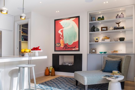 Dossier de presse | 1701-03 - Communiqué de presse | Highgate Hill - LLI Design - Design d’intérieur résidentiel - Kitchen - Fireplace + Chaise + Joinery Unit - Crédit photo : Photography / Styling : Rick Mccullagh / LLI Design