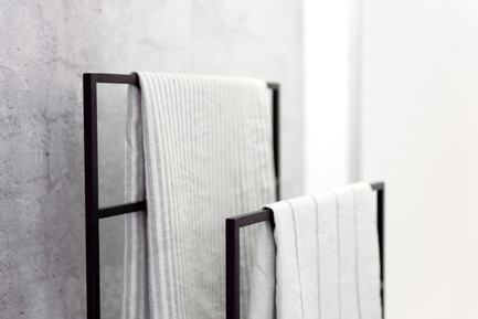 Press kit | 2342-03 - Press release | WETSTYLE Reveals C2; New Vanity and Accessories Collection - WETSTYLE - Product - C2 Towel Holder made of solid stainless steel finish matte black - Photo credit: WETSTYLE