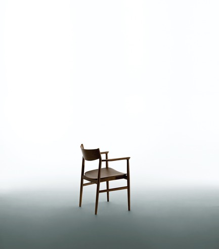 Dossier de presse | 2998-02 - Communiqué de presse | Conde House Celebrates 50 Years of Fine Furniture Craftsmanship - Conde House - Produit - Kamuy Chair  - Crédit photo : Conde House
