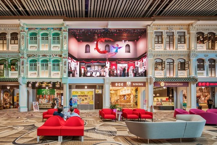 Press kit | 1089-04 - Press release | Moment Factory Was Commissioned by Singapore’s Changi Airport Group to Create Major New Experiential Media Features - Moment Factory - Multimedia Design - Peranakan Love Story - Photo credit: Moment Factory