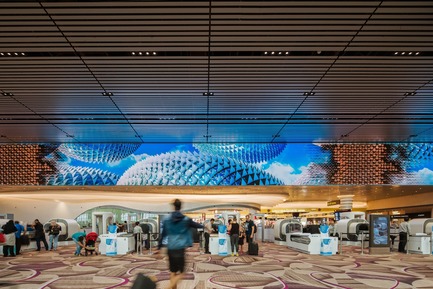 Press kit | 1089-04 - Press release | Moment Factory Was Commissioned by Singapore’s Changi Airport Group to Create Major New Experiential Media Features - Moment Factory - Multimedia Design - The Panorama - Security Zone - Photo credit: Moment Factory