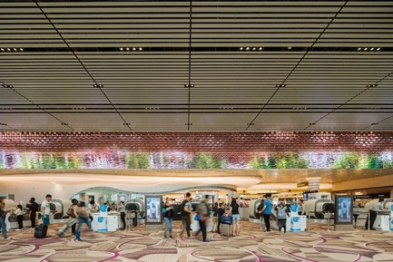 Press kit | 1089-04 - Press release | Moment Factory Was Commissioned by Singapore’s Changi Airport Group to Create Major New Experiential Media Features - Moment Factory - Multimedia Design - The Panorama - Security Zone - Photo credit: Moment Factory