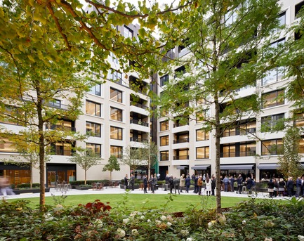 Dossier de presse | 2317-01 - Communiqué de presse | A New Oasis Off London’s Oxford Street - Make Architects - Architecture résidentielle - Planting has been designed to provide colour all year round - Crédit photo : Edmund Sumner