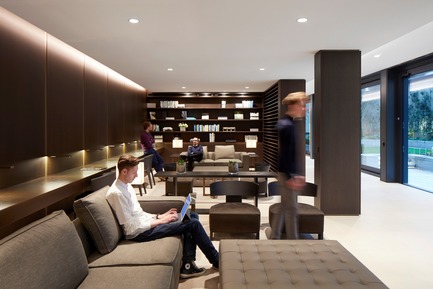 Dossier de presse | 2317-01 - Communiqué de presse | A New Oasis Off London’s Oxford Street - Make Architects - Architecture résidentielle - Residents lounge to encourage community - Crédit photo : Make Architects