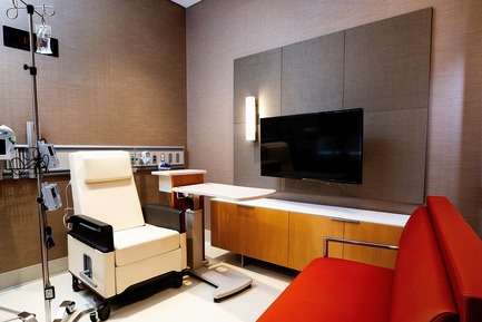 Dossier de presse | 1204-08 - Communiqué de presse | NewYork-Presbyterian Opens a World-Class Center for Ambulatory Care: David H. Koch Center - Pei Cobb Freed & Partners - Architecture institutionnelle - Infusion private room - Crédit photo : NewYork-Presbyterian Hospital