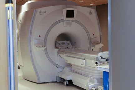 Dossier de presse | 1204-08 - Communiqué de presse | NewYork-Presbyterian Opens a World-Class Center for Ambulatory Care: David H. Koch Center - Pei Cobb Freed & Partners - Architecture institutionnelle - MRI PET Angio - Crédit photo : NewYork-Presbyterian Hospital