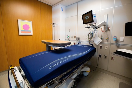 Dossier de presse | 1204-08 - Communiqué de presse | NewYork-Presbyterian Opens a World-Class Center for Ambulatory Care: David H. Koch Center - Pei Cobb Freed & Partners - Architecture institutionnelle - Prep &amp; recovery room - Crédit photo : NewYork-Presbyterian Hospital