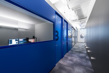 Press kit | 3143-01 - Press release | A Design in Tune with TV5’s Vision - FOR. design planning - Commercial Interior Design - A strong branding and color blocking for the editing rooms - Photo credit: David Boyer