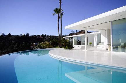 Press kit | 2933-01 - Press release | Residence Overlooking Mulholland Drive - Heusch Inc. - Residential Architecture - New Pool and Addition - Photo credit: Gerhard Heusch