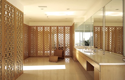 Press kit | 2933-01 - Press release | Residence Overlooking Mulholland Drive - Heusch Inc. - Residential Architecture - Master Bath and Closet&nbsp; - Photo credit: Gerhard Heusch&nbsp;