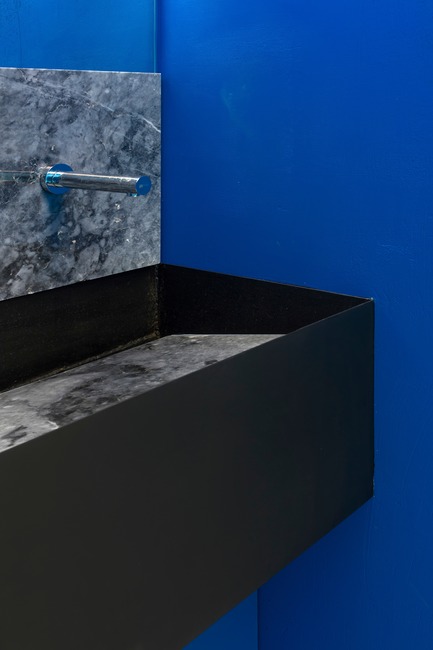 Press kit | 2247-04 - Press release | Galaxy Bar and Bottle Shop - Maxim Kashin Architects - Commercial Interior Design - Custom black metal and grey mable basin with Lemark mixer tap - Photo credit:  Dmitry&nbsp;Chebanenkov 