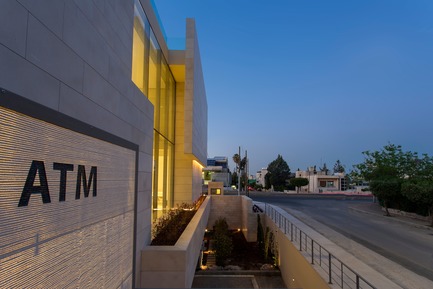 Press kit | 964-05 - Press release | Capital Bank's Facade in Jordan with Self-Supporting LUCEM Light-Concrete Walls - LUCEM GmbH - Commercial Architecture -   LUCEM Lichtbeton® – Light transmitting concrete Amman Capital Bank facade   - Photo credit:  Nabil Otteneh, Sireen Al Khatib, Paradigm DH 