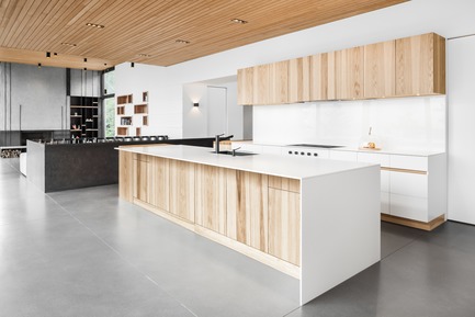 Dossier de presse | 1572-02 - Communiqué de presse | Les Grandes Horizontales - Thellend Fortin Architectes - Architecture résidentielle - cuisine - Crédit photo : Charles Lanteigne