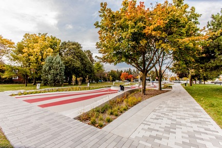 Dossier de presse | 2366-02 - Communiqué de presse | Un graphisme fort pour le parc Guido-Nincheri à Montréal - civiliti - Design urbain - Crédit photo : Stéphane Najman