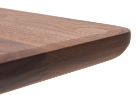 Dossier de presse | 2998-03 - Communiqué de presse | Conde House Unveils TEN Extension Dining Table and Credenza at ICFF 2018 - Conde House - Produit - TEN Table Close up - Crédit photo : Conde House