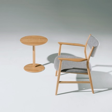 Dossier de presse | 2998-03 - Communiqué de presse | Conde House Unveils TEN Extension Dining Table and Credenza at ICFF 2018 - Conde House - Produit - KAMUY Side Table - Crédit photo : Conde House