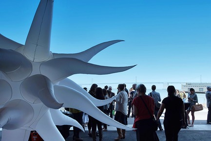 Press kit | 2949-06 - Press release | San Francisco Design Week 2018: Start Here - San Francisco Design Week - Event + Exhibition - Opening night party on the waterfront, Pier 27, San Francisco Design Week.<br> - Photo credit: Irina Blok<br>