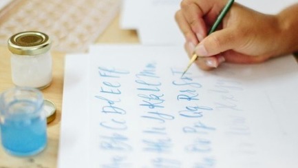Press kit | 2949-06 - Press release | San Francisco Design Week 2018: Start Here - San Francisco Design Week - Event + Exhibition -  Watercolor Brush Lettering Workshop, San Francisco Design Week 2018<br>  - Photo credit: Brit + Co. San Francisco<br>