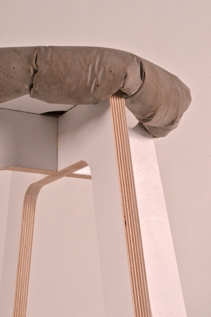 Press kit | 884-02 - Press release | Projet HEC édition 2012 - École de design industriel de l’Université de Montréal - Event + Exhibition - Tabouret beton Middleton - Photo credit: Muriel El Helou