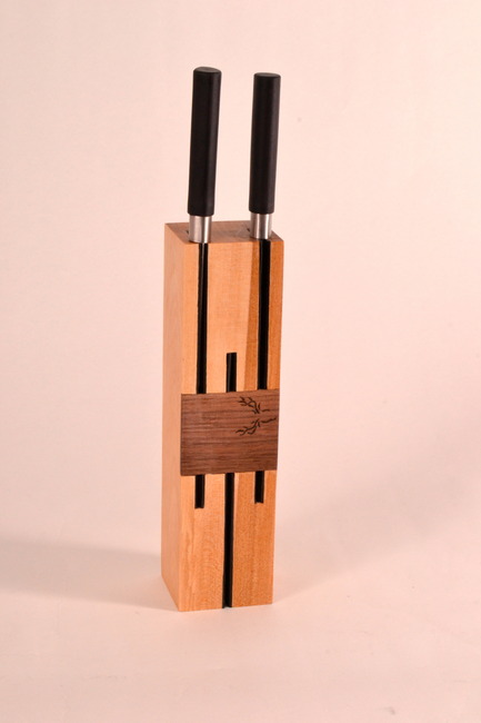 Press kit | 884-02 - Press release | Projet HEC édition 2012 - École de design industriel de l’Université de Montréal - Event + Exhibition - Rack à couteaux Panache - Photo credit: Muriel El Helou