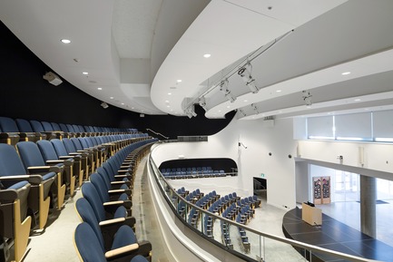 Press kit | 2124-02 - Press release | IESBC Announces its 2018 ‘Vision Awards’ for Best Lighting Design in BC, Canada - IESBC - Lighting Design - Emily Carr - Recessed dimmable downlights and RGBW-DMX theatrical luminaires provides flexible lighting for the multipurpose theatre through DMX controls. - Photo credit:         Silent Sama