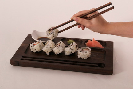 Press kit | 884-02 - Press release | Projet HEC édition 2012 - École de design industriel de l’Université de Montréal - Event + Exhibition - Plat à sushi Toukru - Photo credit: Muriel El Helou
