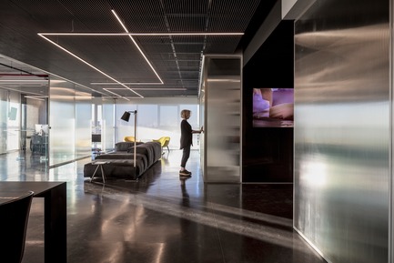 Dossier de presse | 2949-05 - Communiqué de presse | Basix HQ Wins AIA SF Award2018 - Axelrod Design - Design d’intérieur commercial -  Irit Axelrod at Basix  Headquarters, Tel Aviv. Interior Architecture by Irit Axelrod, Axelrod  Design. 2018 AIA SF Interior Architecture Merit Award Winner. - Crédit photo : Amit Geron, photographer 