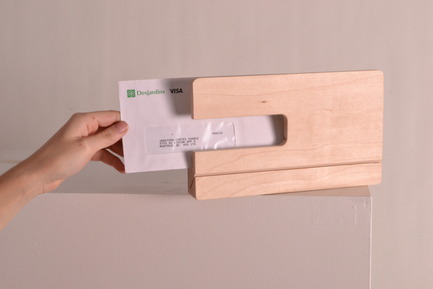 Press kit | 884-02 - Press release | Projet HEC édition 2012 - École de design industriel de l’Université de Montréal - Event + Exhibition - Porte-enveloppe C2 - Photo credit: Muriel El Helou