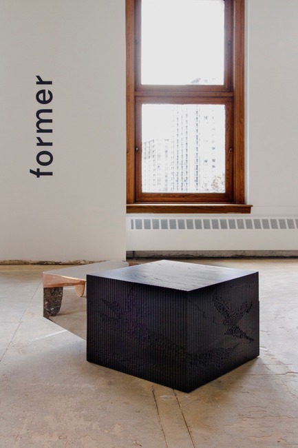 Dossier de presse | 3387-01 - Communiqué de presse | Studio 2ième Édition - Studio - Évènement + Exposition - La Table Shale par Simon Johns - Crédit photo : Stefanie Vermeersch