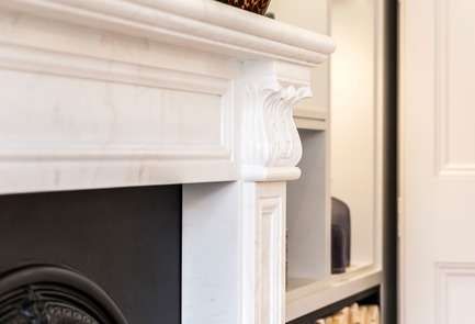 Dossier de presse | 1701-04 - Communiqué de presse | Victorian Townhouse, Highgate, London - LLI Design - Design d’intérieur résidentiel - Living &amp; Dining Room - Fireplace detail - Crédit photo : Photography / Styling : Rick Mccullagh / LLI Design