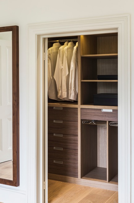 Dossier de presse | 1701-04 - Communiqué de presse | Victorian Townhouse, Highgate, London - LLI Design - Design d’intérieur résidentiel - Master Suite - Dressing Room - Crédit photo : Photography / Styling : Rick Mccullagh / LLI Design