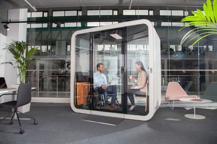 Dossier de presse | 3176-01 - Communiqué de presse | Les cabines acoustiques Framery: de nouveaux modèles à NeoCon 2018 - d|vision 21 - Produit -   Modèle: Framery Q- Flip n'Fold   - Crédit photo : Framery