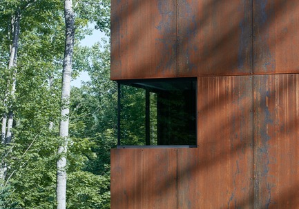 Dossier de presse | 780-04 - Communiqué de presse | Maison du Lac Charlebois - Paul Bernier Architecte - Architecture résidentielle - Crédit photo : James Brittain