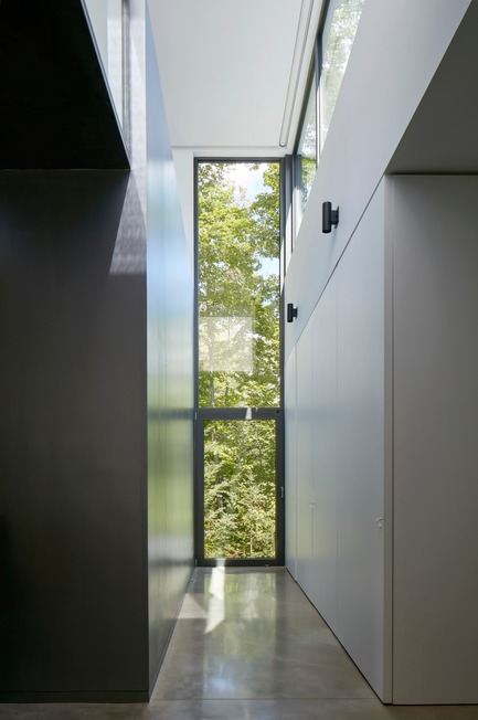 Dossier de presse | 780-04 - Communiqué de presse | Maison du Lac Charlebois - Paul Bernier Architecte - Architecture résidentielle - Crédit photo : James Brittain