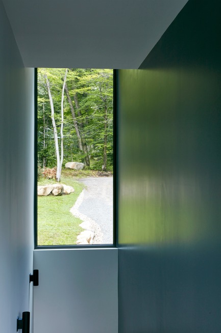 Dossier de presse | 780-04 - Communiqué de presse | Maison du Lac Charlebois - Paul Bernier Architecte - Architecture résidentielle - Crédit photo : James Brittain